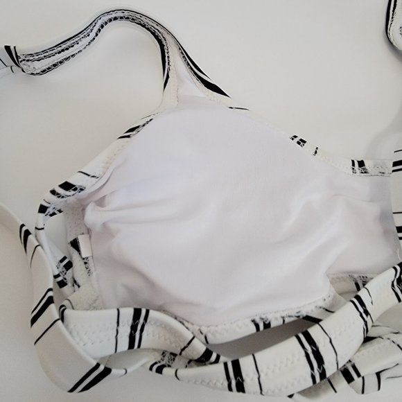 Cupshe Black and White Vertical Stripe High Waisted Bikini NWT size XS - Picture 6 of 10